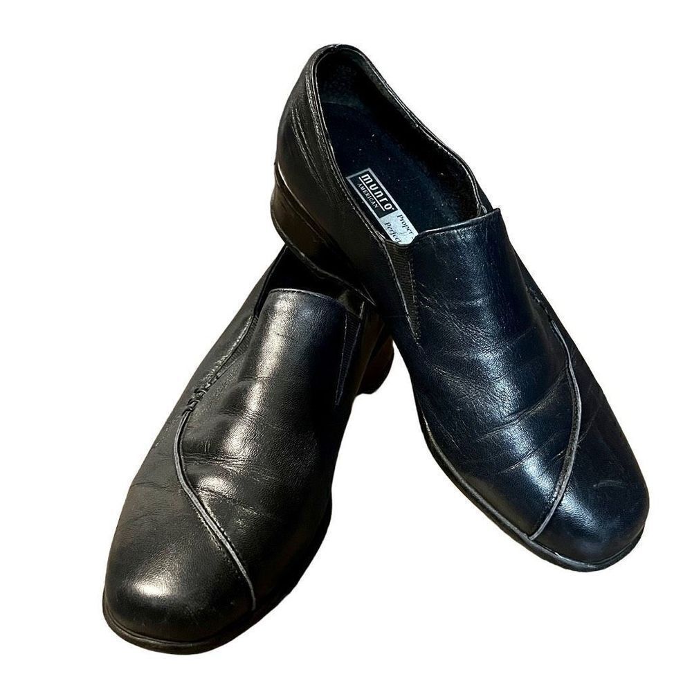 Munro American Walking Wedge Shock Absorbent Size 6